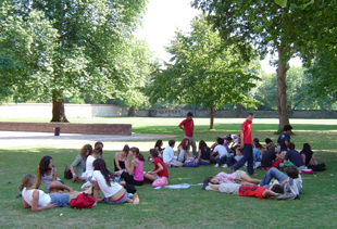 View students at the Imperial War Museum